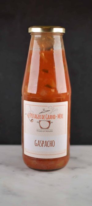 Gazpacho er en klassisk og forfriskende spansk suppe med opphav i Andalucia. Den lages med rå grønnsaker som tomater, agurk, paprika og hvitløk.