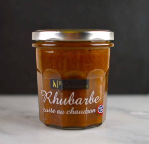 Helt fantastisk fransk marmelade med rabarbra fra Jean d'Audignac. Søt og frisk i smaken, passer utmerket til både ost og rett på brødskiva!