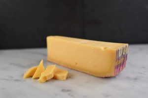 Prima Donna Maturo er en nydelig og fyldig gouda fra Nederland. Lagringen gir en karamellisert smak med tydelig preg av nøtter, smør og salt.