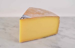 Bufast er en fast, kittmodnet ost fra Avdem Gardsysteri. Osten har en fyldig, nøtteaktig smak og en karakteristisk vasket skorpe. Perfekt på ostefatet!